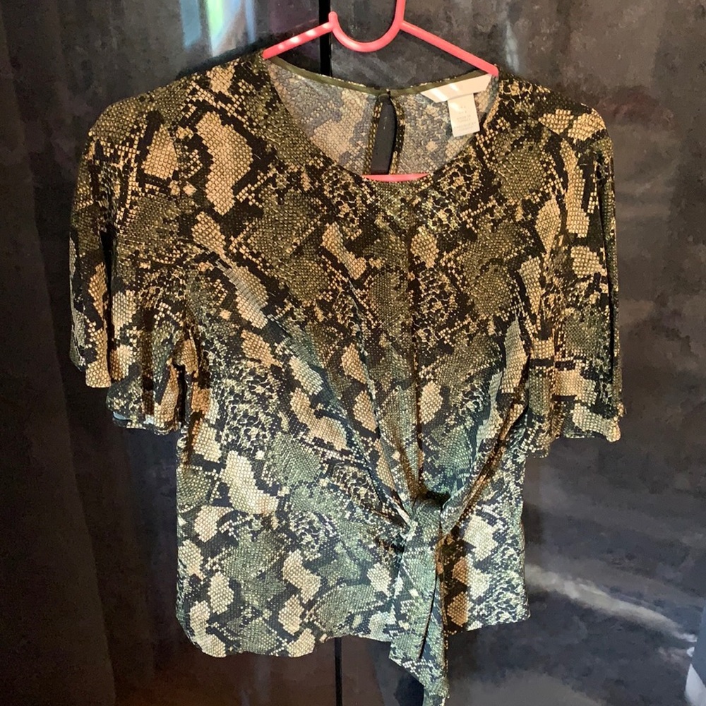 Snake print top